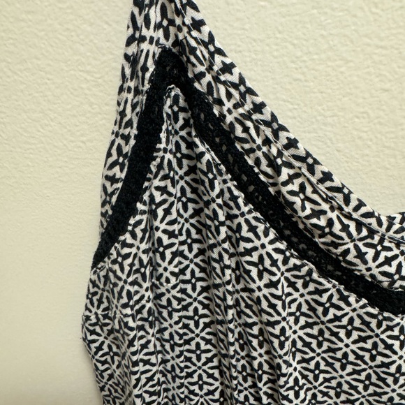 H&M Black and White Romper Size 8 Good Used Condition - Picture 2 of 6